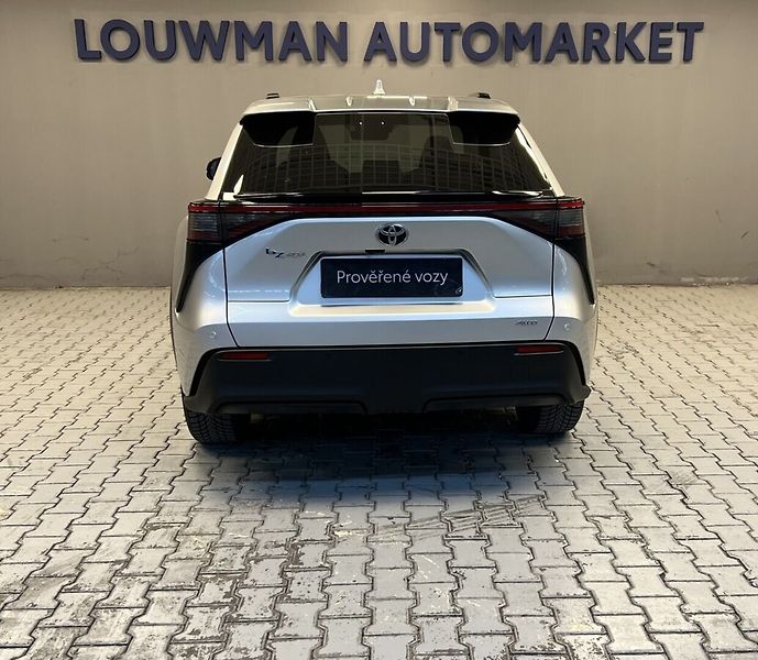 Toyota bZ4X PRESTIGE AWD - fotka 15 z 17