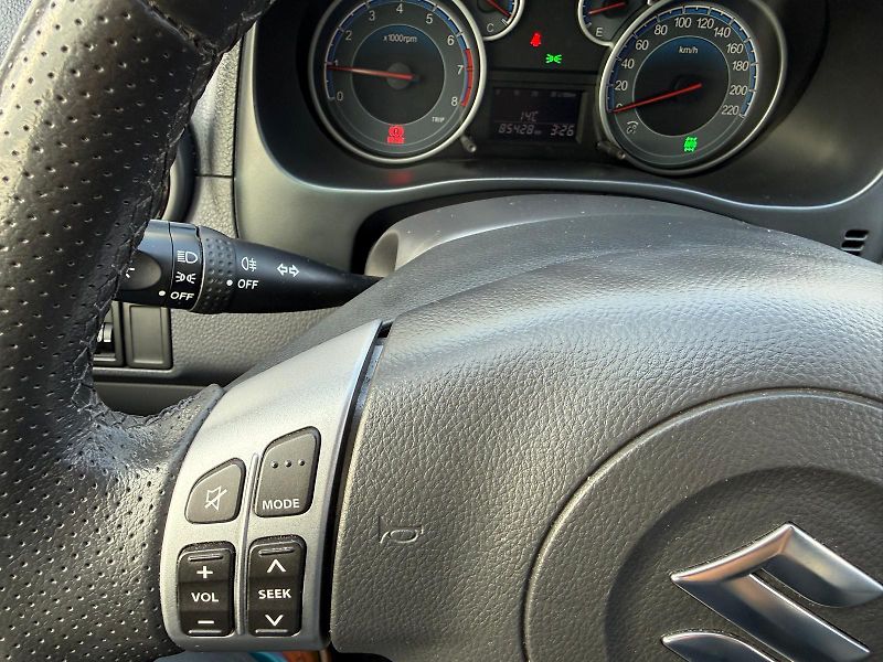 Suzuki SX4 1.6 VVT GLX 4x4 NAVI SE - fotka 16 z 30