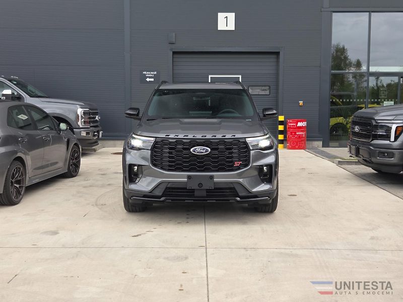 Ford Explorer (2026) 2026 Explorer ST 4x4 - fotka 2 z 15