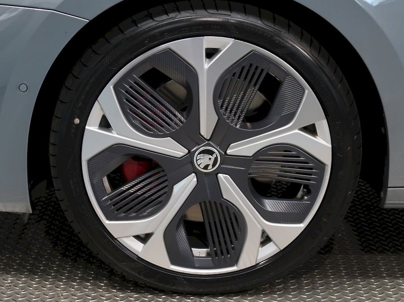 Škoda Octavia (2024) RS 2.0TSI 195KW DSG DCC - fotka 39 z 43