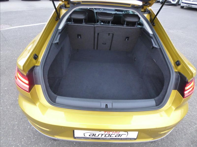 Volkswagen Arteon 2,0 TSI DSG,Navi,Kessy  Elegan - fotka 37 z 51