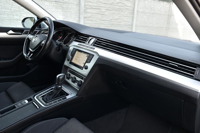 Volkswagen Passat 2.0 TDi CR DSG COMFORTLINE, TZ - fotka 40 z 50