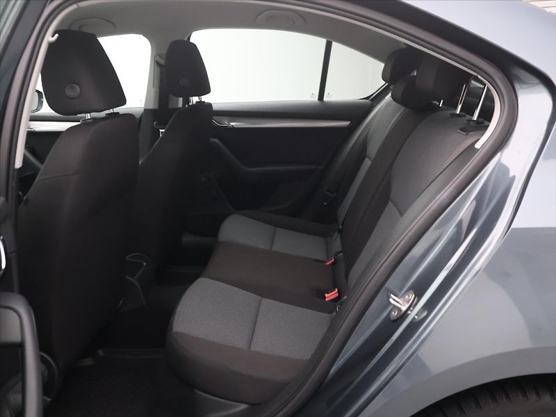 Škoda Octavia 1,6 TDI 77kW CZ Klima 2.Maj - fotka 15 z 30