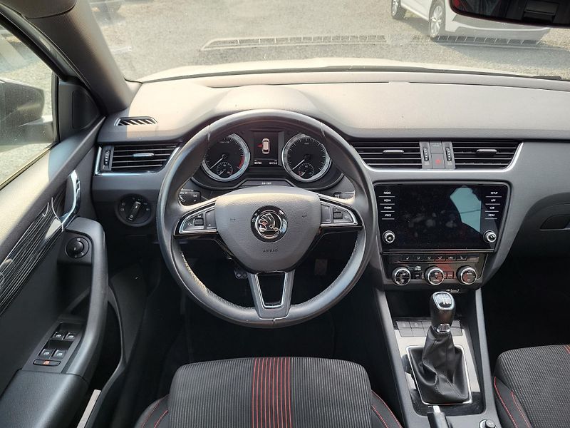 Škoda Octavia III FL combi 1.6 TDi STYLE+ - fotka 9 z 49