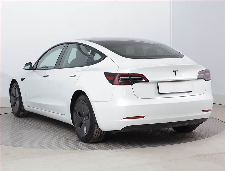 Tesla Model 3 (2022) Long Range 4WD 79kWh, SoH 90% - fotka 4 z 23