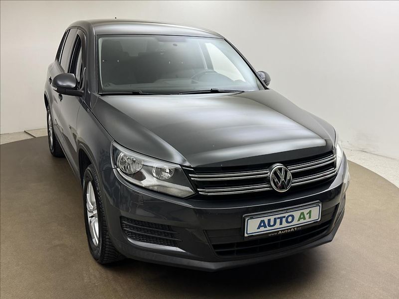 Volkswagen Tiguan 2,0 110kW 4X4 NAVI SERVIS TZ - fotka 3 z 41