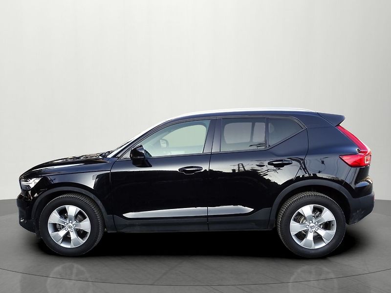 Volvo XC40 D3 A/T Virtual CarPlay Kamera - fotka 2 z 36
