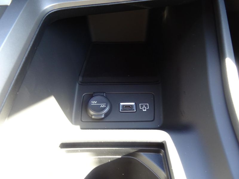 Peugeot 408 (2026) GT Plug-in HYBRID 240 e-DCS7 - fotka 42 z 55