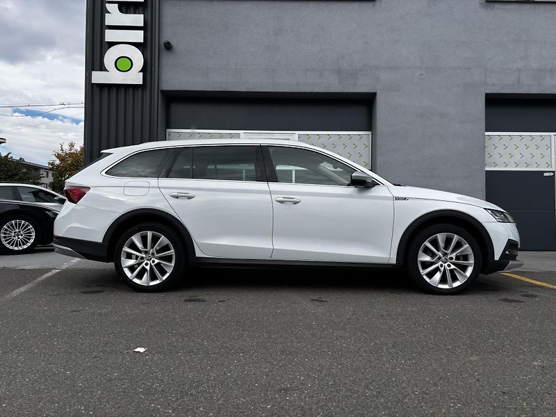 Škoda Octavia (2023)  Combi Scout 2.0 TDI (147 kW)  - fotka 2 z 14