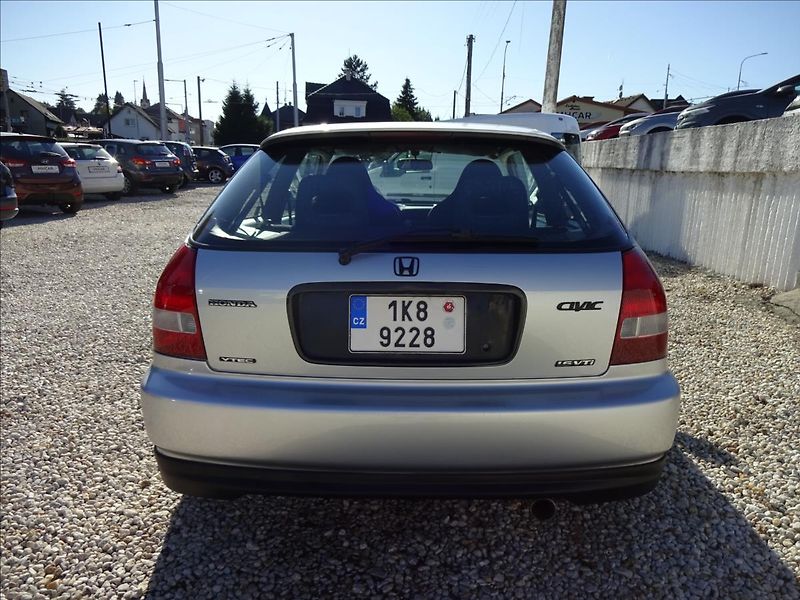 Honda Civic 1,6VTI 118kW - fotka 6 z 51