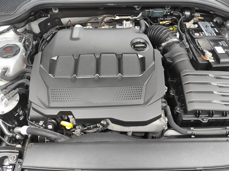 Škoda Octavia 2,0TDi 85kW, Ambition Plus, ČR - fotka 33 z 48