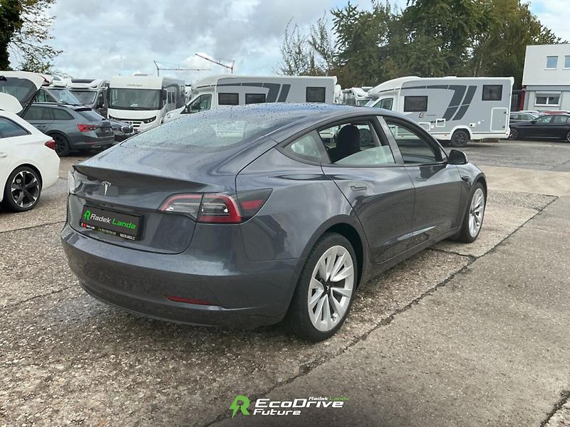 Tesla Model 3 (2022) AMD Ryzen, Grok | SOH 93 % - fotka 5 z 12