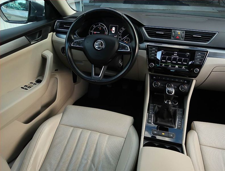 Škoda Superb (2016) Style Plus 2.0 TDI, Kůže, Navi - fotka 7 z 22