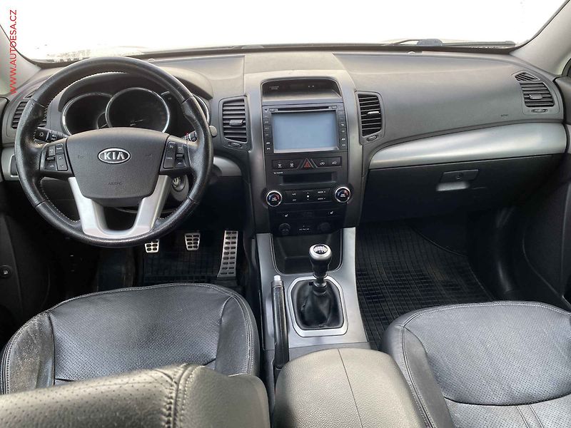 Kia Sorento (2011) 2.2 CRDi 4x4, ČR, AC, xenon - fotka 8 z 17