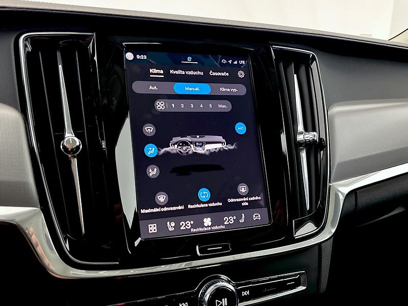 Volvo V90 Cross Country AWD - fotka 19 z 29