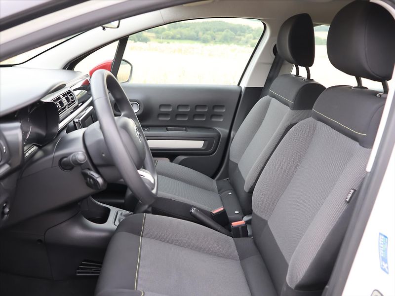 Citroën C3 1,2 PT 60kW CZ Shine Serv.Knih - fotka 11 z 34