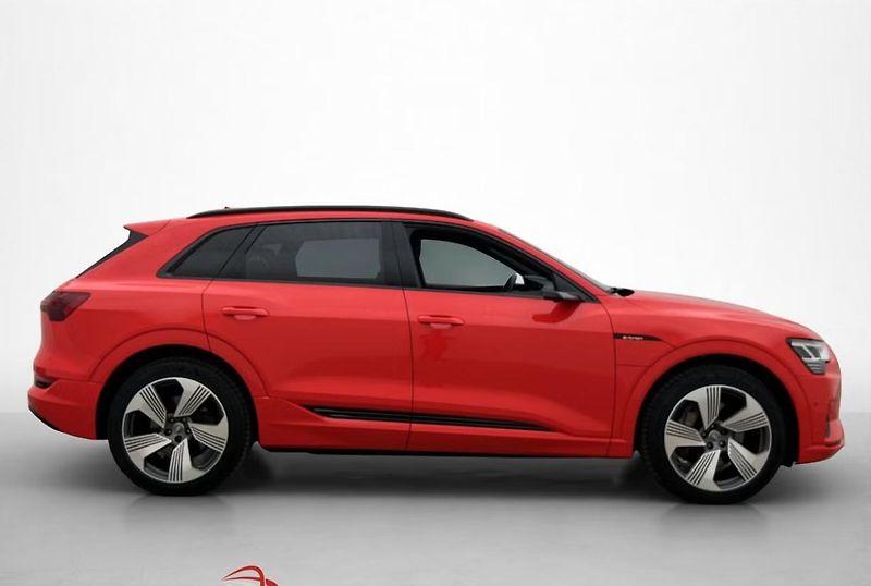 Audi e-tron 55 Quattro 360kam Tažné Pano - fotka 6 z 31