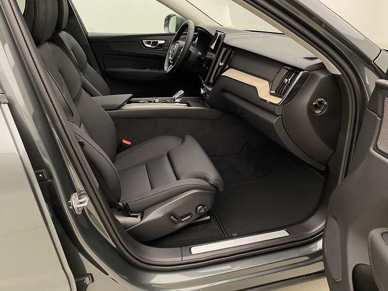 Volvo XC60 (2026) B5 AWD AUT BRIGHT PLUS  - fotka 22 z 66