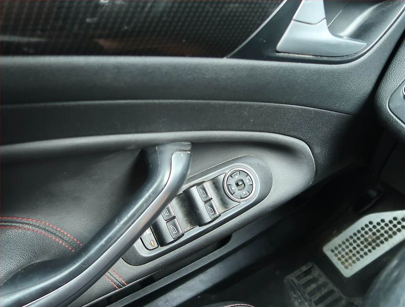 Ford Mondeo (2013) 2.0 TDCi, Navi, Xenony - fotka 14 z 14