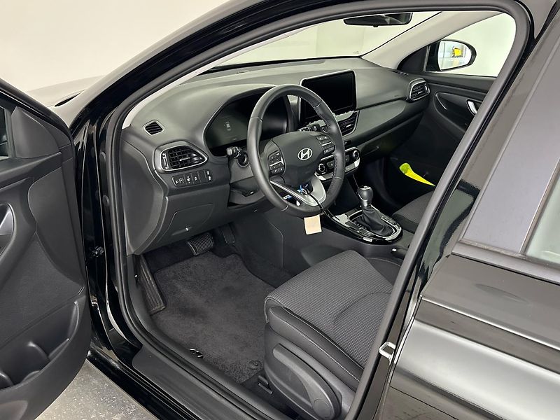 Hyundai i30 Smart DCT - fotka 6 z 26