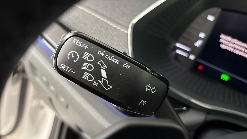 Škoda Octavia 2.0 TDI DSG Style Combi - fotka 14 z 25