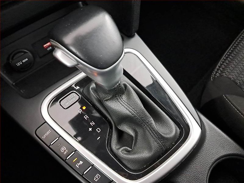 Kia Ceed (2022) 1.5 T-GDI, Automat, Serv.kniha - fotka 13 z 21