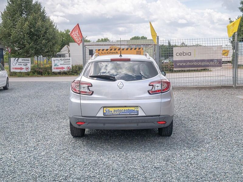 Renault Mégane (2015) 1.2T 97KW – NAVI / BOSE - fotka 6 z 48