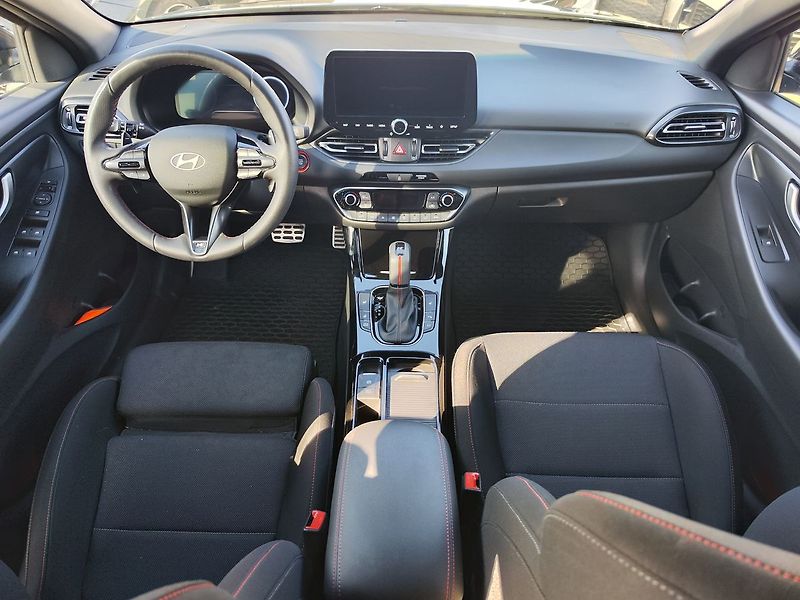 Hyundai i30 1.5 T-GDI/103kW N-Line DCT - fotka 13 z 35