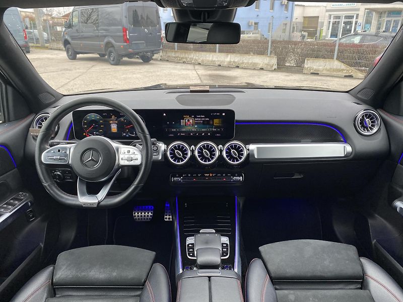 Mercedes-Benz GLB GLB 250 AMG 4M - fotka 9 z 28