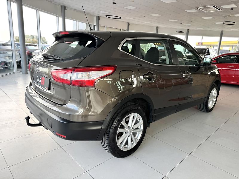 Nissan Qashqai 1,2DIG-T*Navi*Kamera*Tažné*ČR - fotka 5 z 32