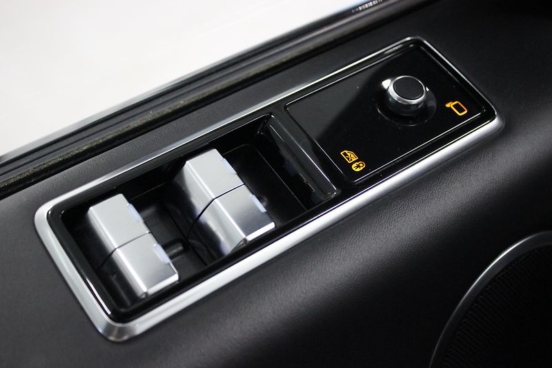 Land Rover Range Rover Sport 3,0 SDV6 AUTOBIGRAHPY DYNAMIC  - fotka 25 z 37