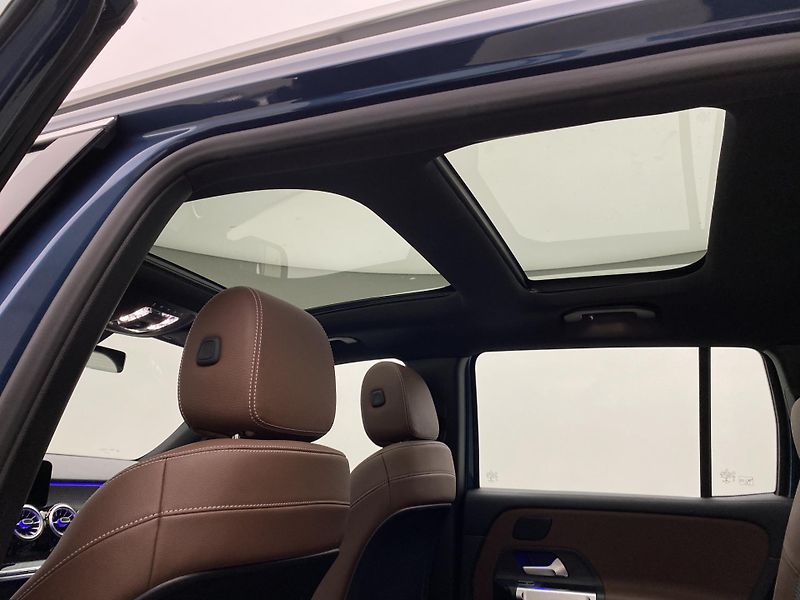 Mercedes-Benz GLB 200d 4MATIC AUT CZ 7míst - fotka 29 z 60