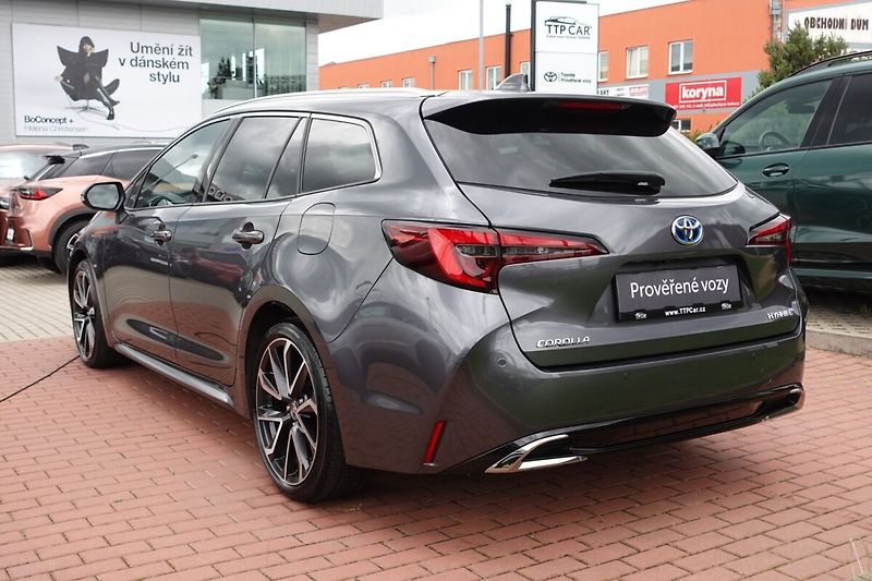 Toyota Corolla 2,0 HEV Executive TS - fotka 6 z 31