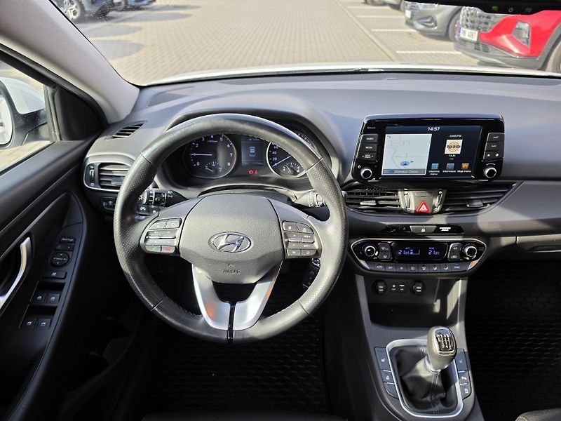 Hyundai i30 (2019) 1,4 TGDI 103kW STYLE NAV - fotka 11 z 15