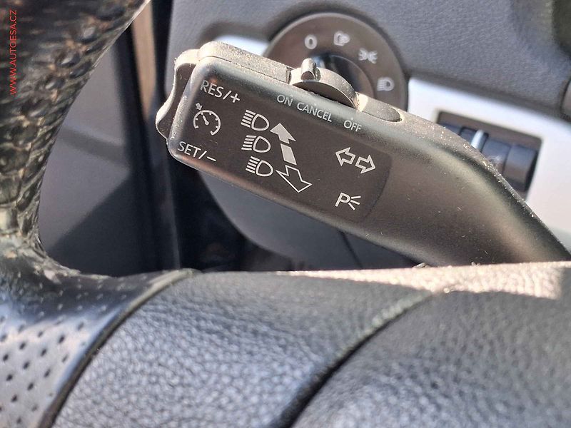 Škoda Octavia (2008) 2.0TDi, AC, TZ, navi, xenon - fotka 13 z 17