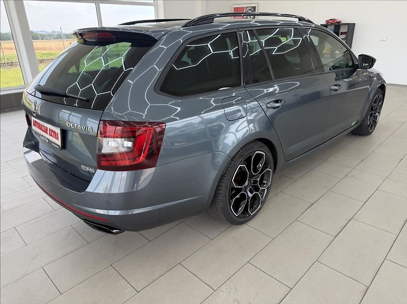 Škoda Octavia 2,0 TSI, VRS, DSG, SPORTSOUND - fotka 5 z 33