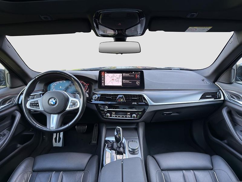 BMW Řada 5 530d xDrive Touring - fotka 4 z 22