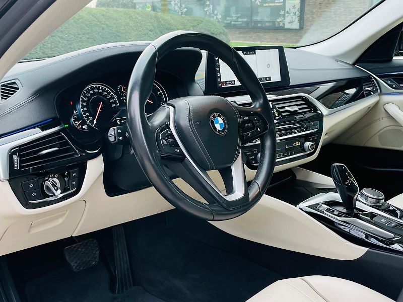 BMW Řada 5 520D AUT KAMERA SERVISKA - fotka 29 z 58