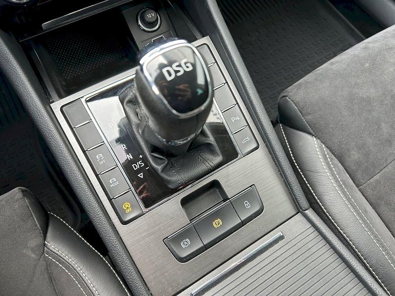 Škoda Superb (2021) Style Plus Extra 2.0 TDI 140 k - fotka 28 z 33