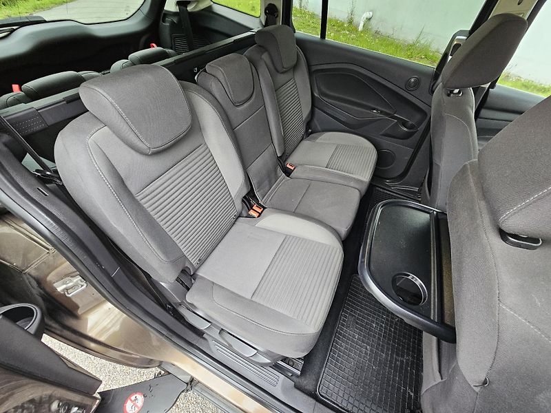 Ford Grand C-MAX (2016) 1.5 ECOBOOST-TITANIUM - fotka 16 z 20