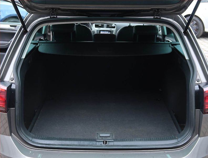 Volkswagen Golf (2014) Comfortline 2.0 TDI, Navi - fotka 13 z 15