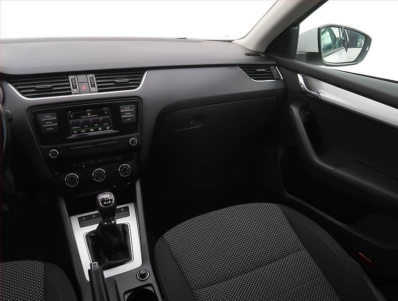 Škoda Octavia (2015) Ambition 1.6 TDI 4x4, 4X4 - fotka 8 z 18