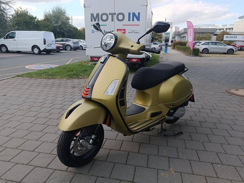 Vespa GTS 125 Super (2025) Sport Verde Ambizioso matt - fotka 3 z 12
