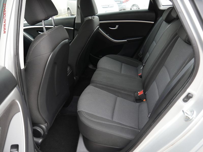 Hyundai i30 (2012) 1.4 i, ČR, AC - fotka 10 z 16