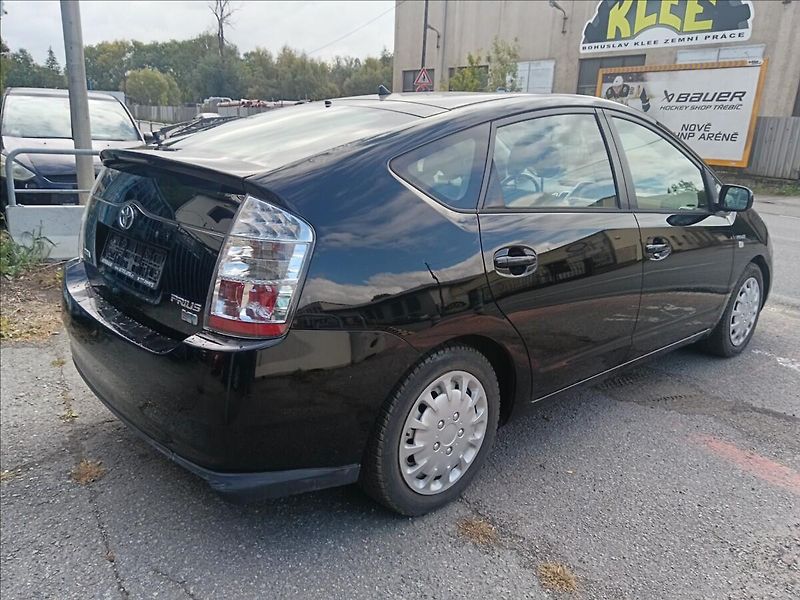 Toyota Prius 1,5 - fotka 12 z 21