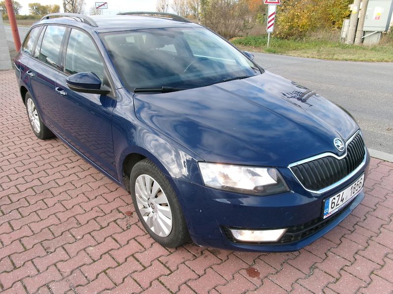 Škoda Octavia (2014) 1,6TDI AC HF BT TEMP VÝHŘEV  - fotka 4 z 31