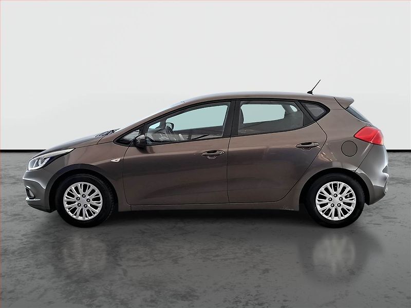 Kia Ceed (2013) 1.6 GDI, nová STK - fotka 3 z 14