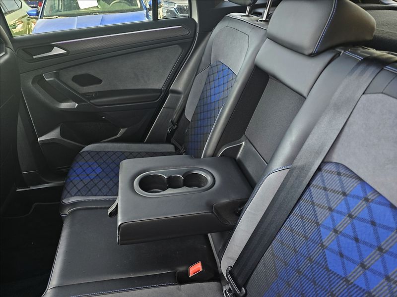 Volkswagen Tiguan 2,0 TSi 235KW D7 R DPH NAVI - fotka 26 z 44