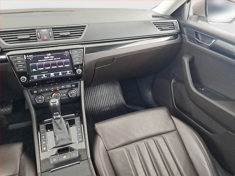 Škoda Superb (2016) Laurin&Klement 2.0 TSI, 4X4 - fotka 8 z 21
