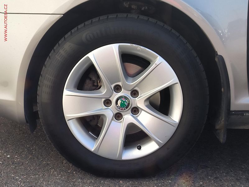 Škoda Octavia (2012) 2.0 TDi, ČR, AC - fotka 14 z 15